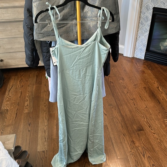 long dress - Picture 2 of 3